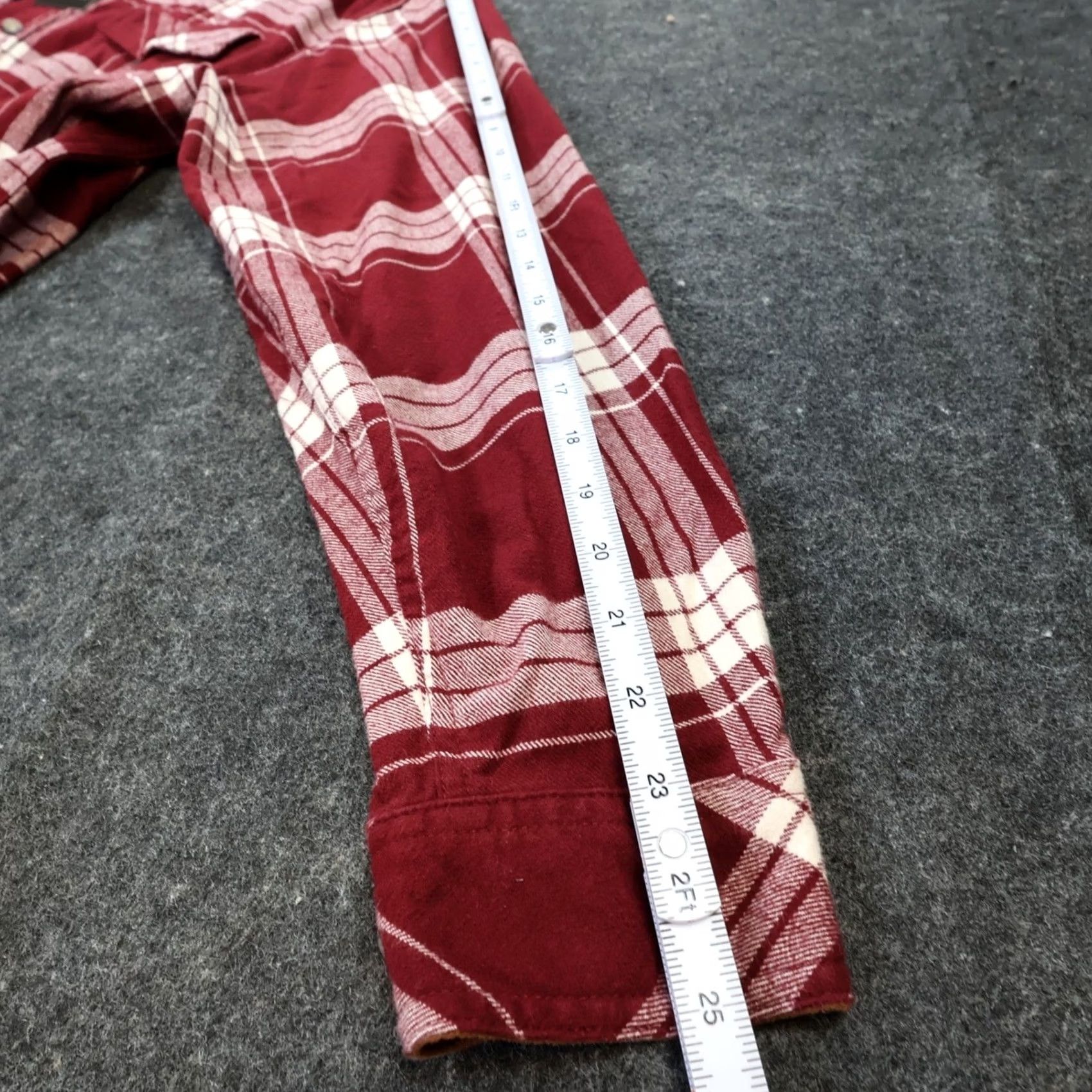 Vintage Legendary Whitetails Flannel Shirt Mens Large Maroon Plaid Button Up Size US L / EU 52-54 / 3 - 4 Thumbnail