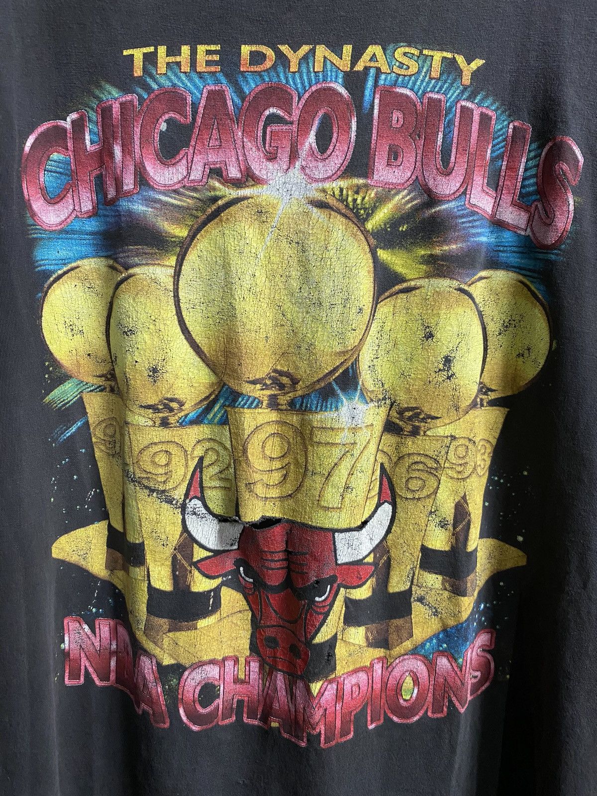 NBA Vintage 90’s Chicago Bulls Rap Tee Shirt Rare XLarge Size US XL / EU 56 / 4 - 2 Thumbnail