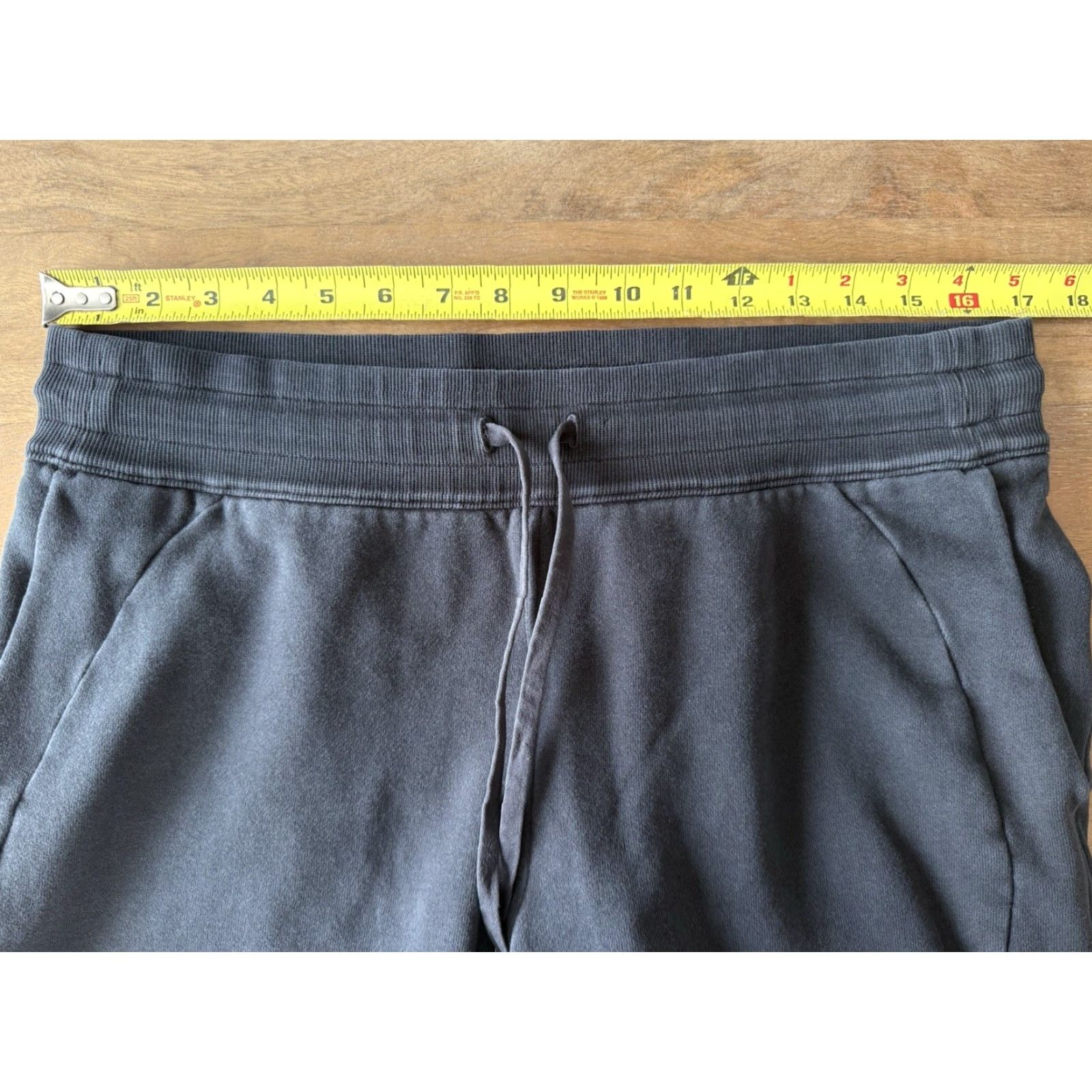 Lululemon Lululemon Scuba Joggers Womens Size 12 Black Fleece Lined Tapered Sweatpants Jogger Pants Size 34" / US 12 / IT 48 - 6 Thumbnail