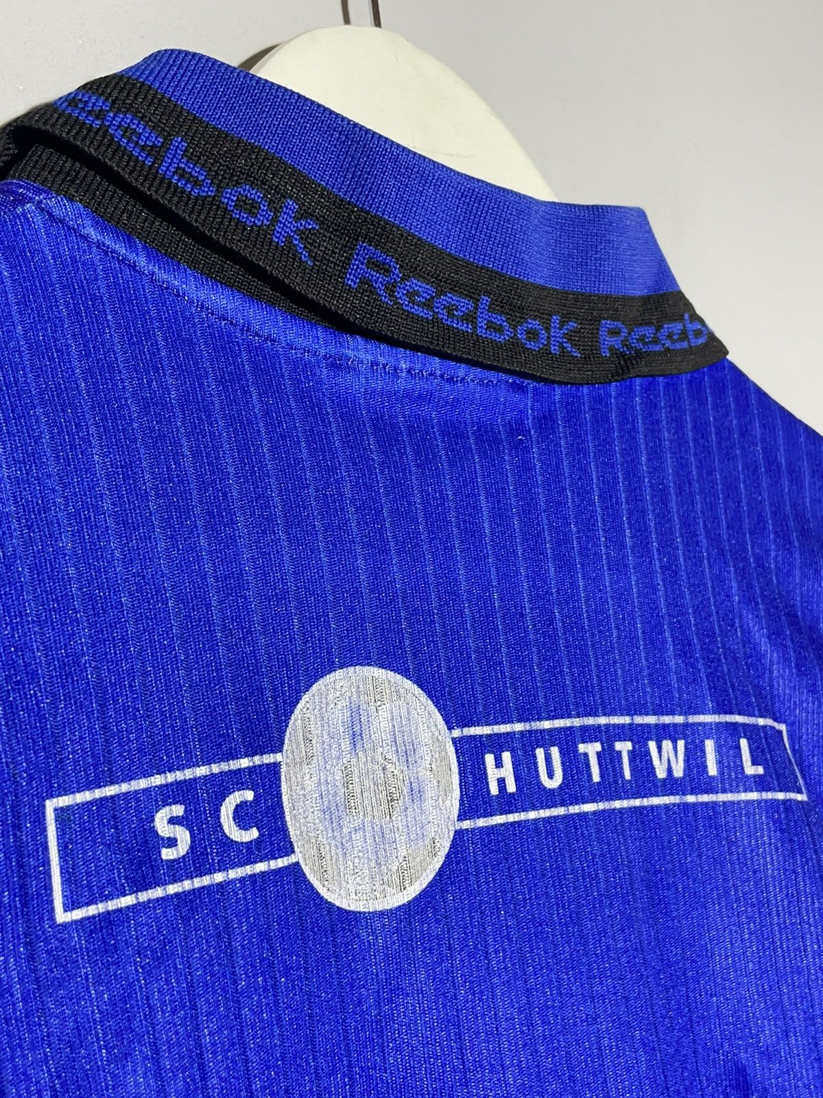 Reebok × Vintage Huttwil Reebok Vintage 90’s Centre Logo Y2k Football Shirt Size US M / EU 48-50 / 2 - 8 Thumbnail