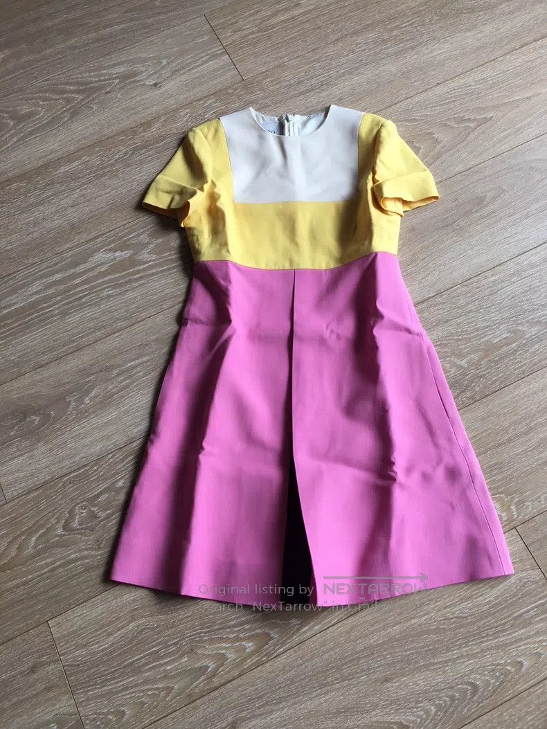 Valentino Valentino dress Size M / US 6-8 / IT 42-44 - 1 Thumbnail