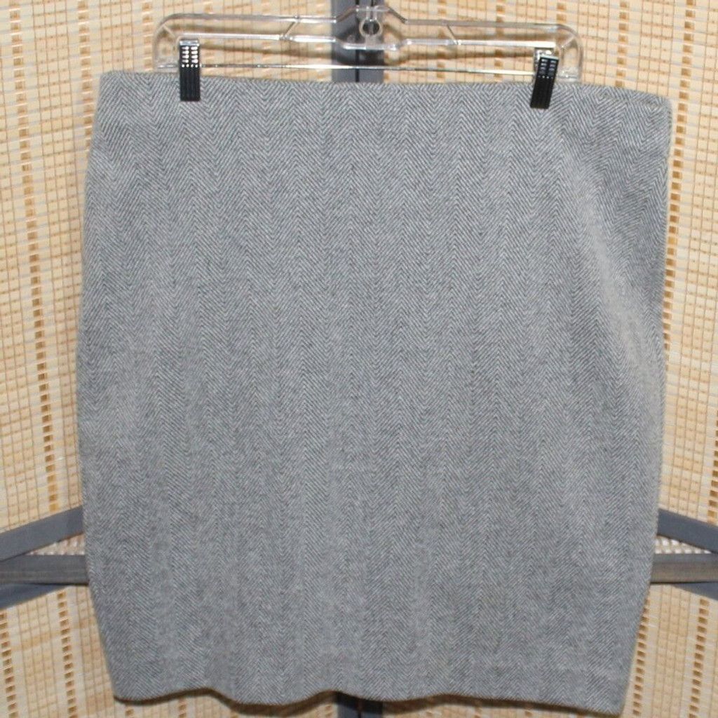 Ann Taylor Ann Taylor Factory Gray & Black Herringbone Pencil Skirt Size 34" / US 12 / IT 48 - 1 Thumbnail
