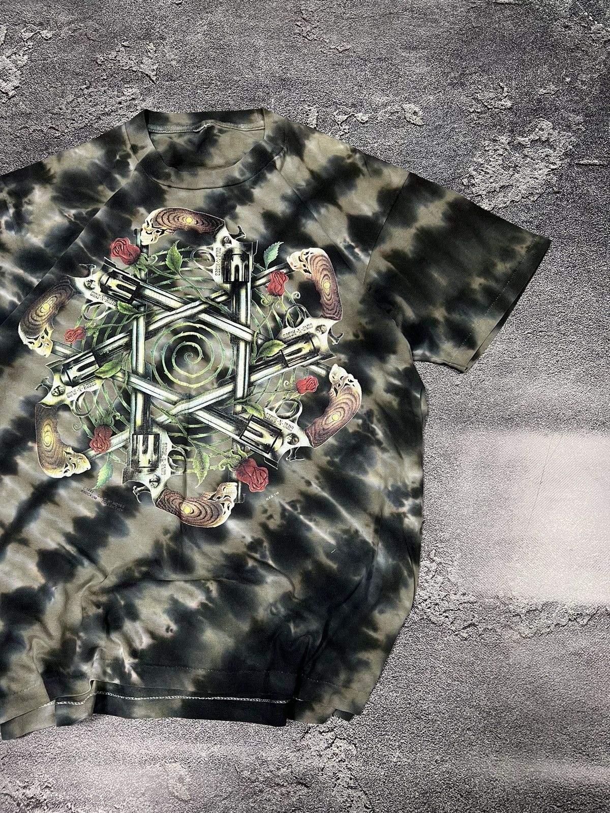 Band Tees × Guns N' Roses × Vintage Vintage 1993 Brockum Guns N Roses All Over Print Tour Shirt Size US L / EU 52-54 / 3 - 6 Thumbnail