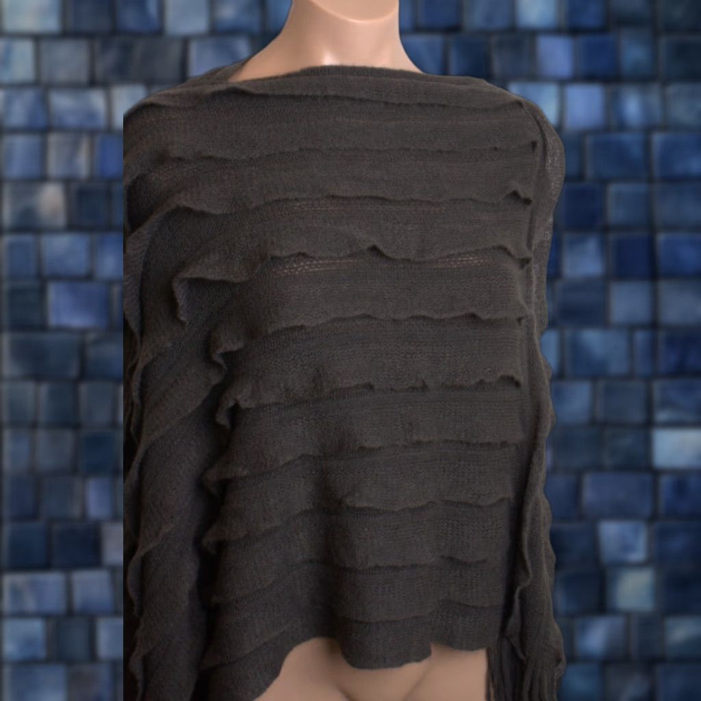 Vintage VINTAGE Max Edition Asymmetrical Poncho Charcoal Grey Tiered One Size Poncho Size ONE SIZE - 1 Thumbnail