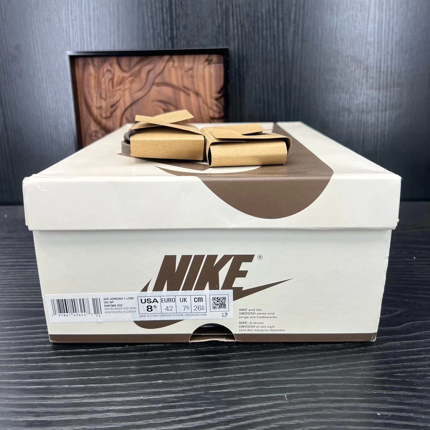 Nike AJ1 Low TS Velvet Barbed 9.0 Size 42 Size US 9 / EU 42 - 9 Thumbnail