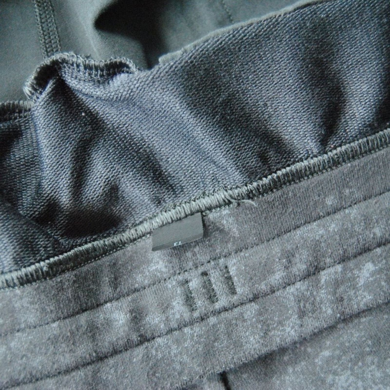 Lululemon Lululemon Large Gray Sweat Shorts Size US 32 / EU 48 - 3 Thumbnail