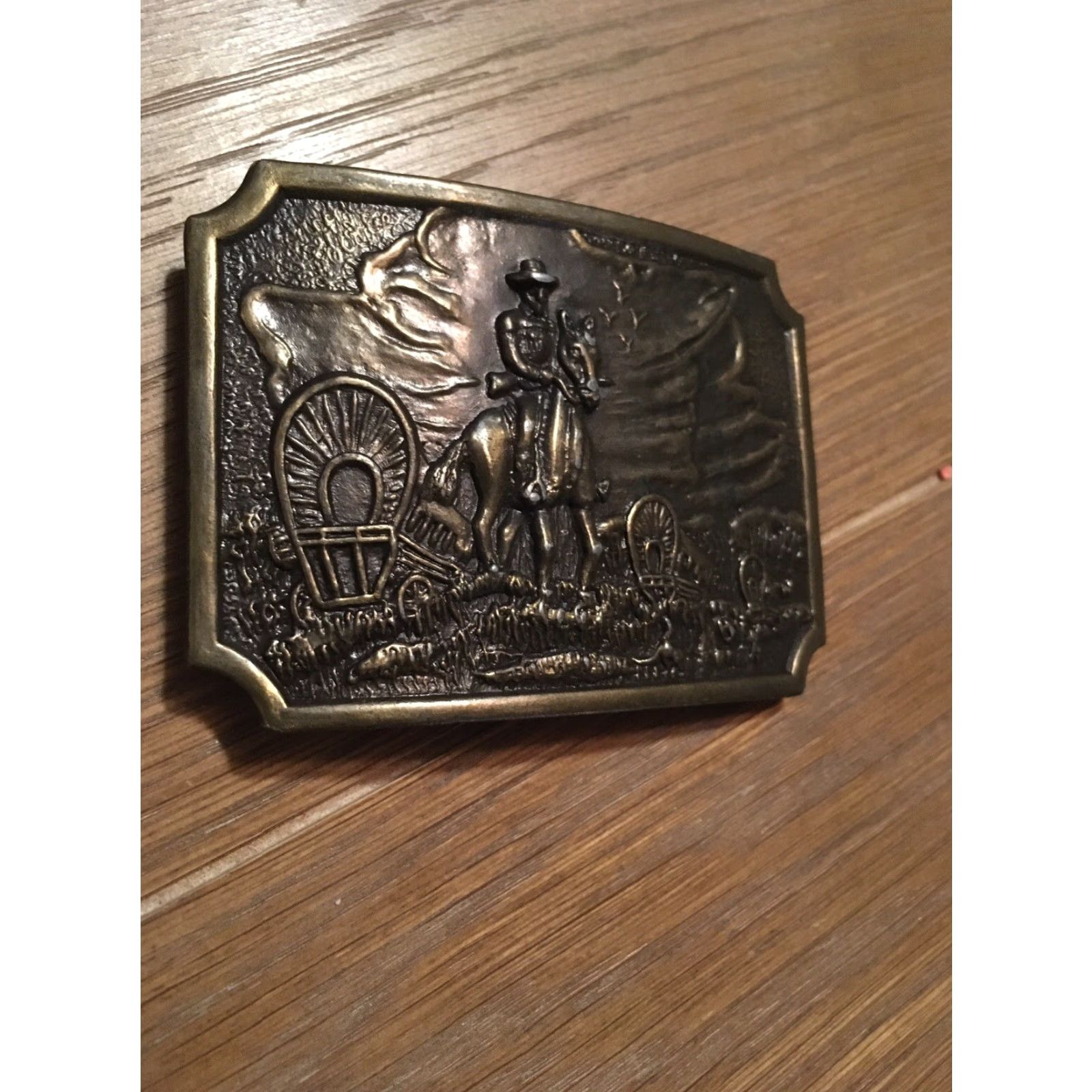 Vintage VINTAGE Cowboy & Covered Wagons Belt Buckle Size ONE SIZE - 2 Thumbnail