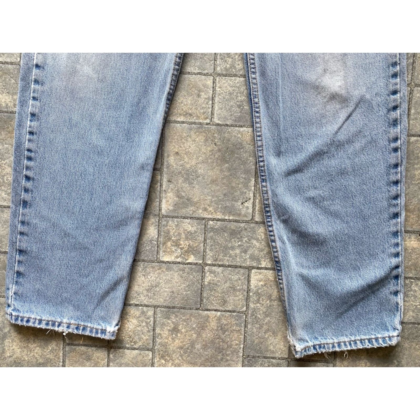Levi's VINTAGE Levi’s 550 Jeans Men 33x32 Blue USA Inseam 32 Flaws Wear Relaxed Fit Pants Size US 33 - 4 Thumbnail