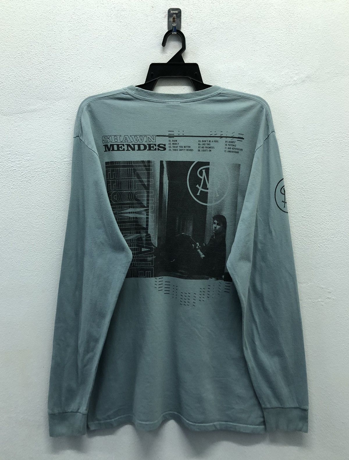 Port & Company Shawn Mendes Iluminate With Album Art Long Sleeve T-Shirt Size US L / EU 52-54 / 3 - 1 Thumbnail