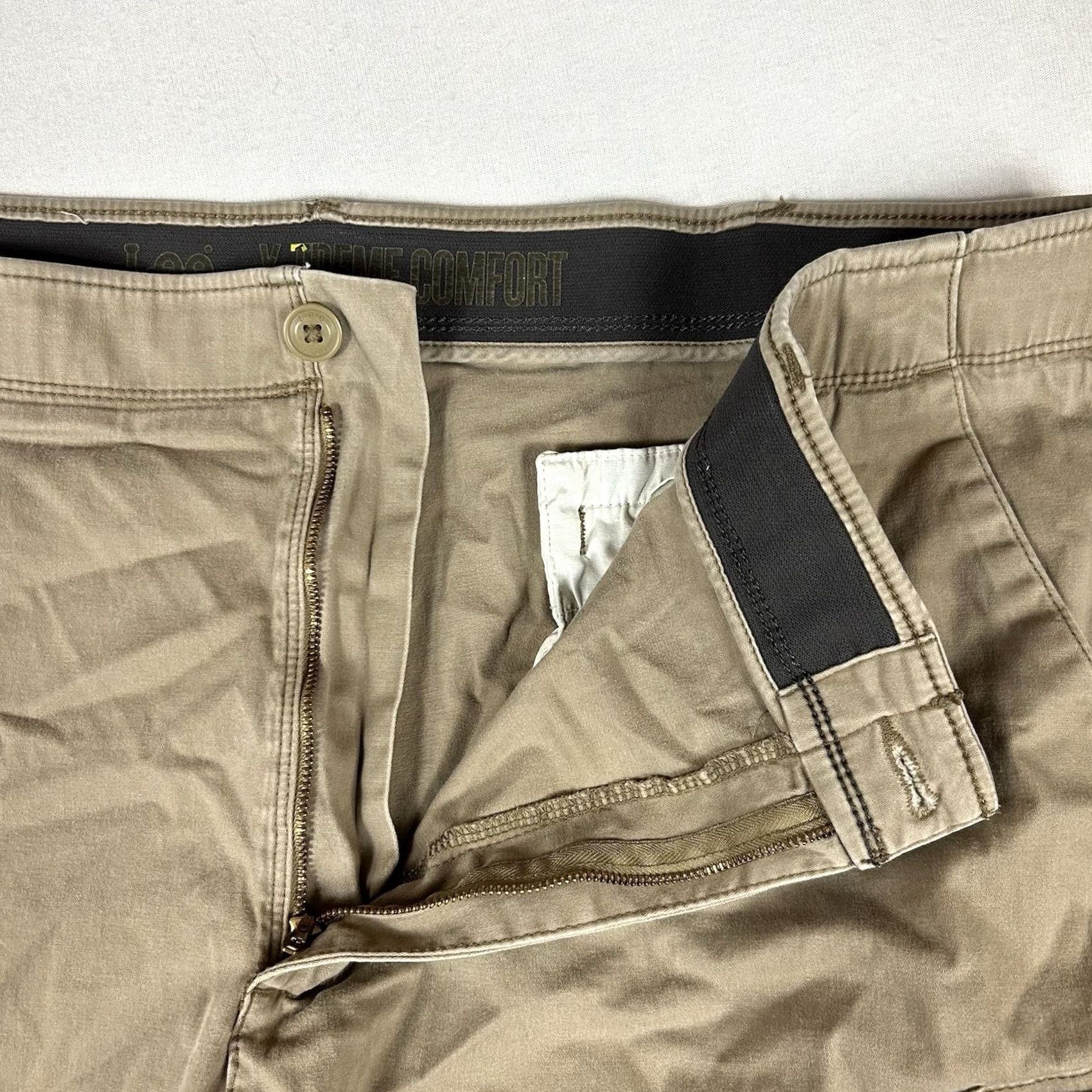 Lee Lee Cargo Shorts Mens 46 Beige Tan High Rise 9in Inseam Pockets Stretch Casual Golf Summer Spring Fall Size US 30 / EU 46 - 3 Thumbnail
