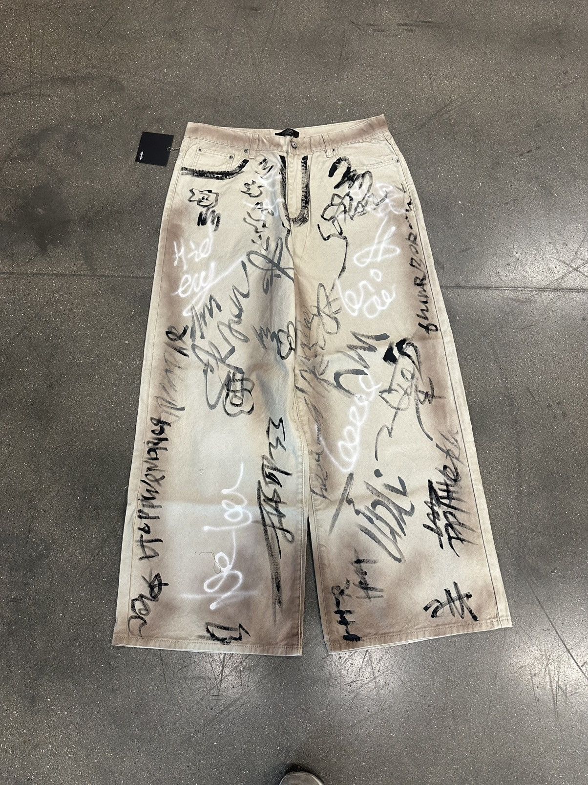 HMDD Happy memories dont die graffiti chino pants cream Size US 36 / EU 52 - 1 Thumbnail