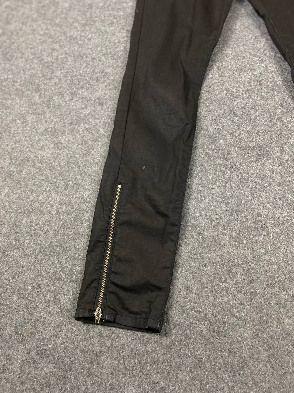 Japanese Brand uniqlo skinny fit tapered middle rise bondage style denim Size US 30 / EU 46 - 6 Thumbnail