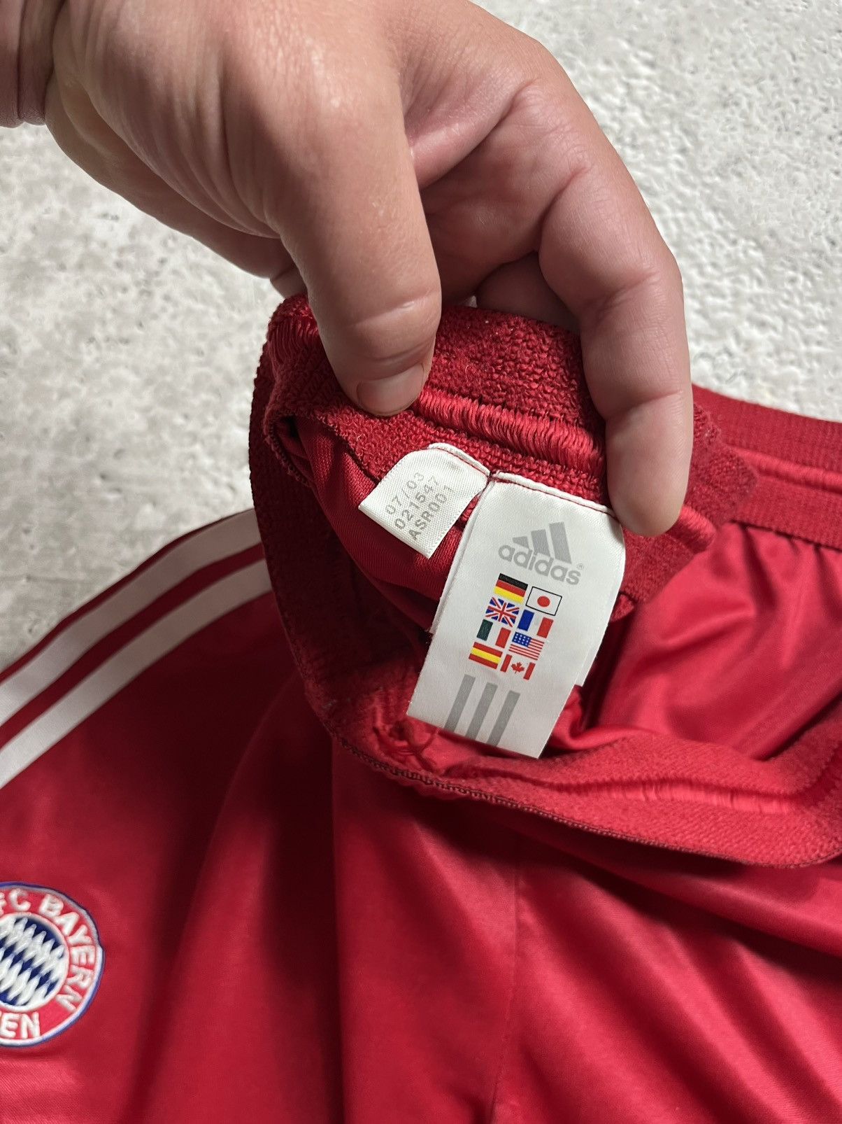 Adidas × Vintage Adidas Bayern Munich Red Football Shorts M Made in Portugal Size US 32 / EU 48 - 8 Thumbnail