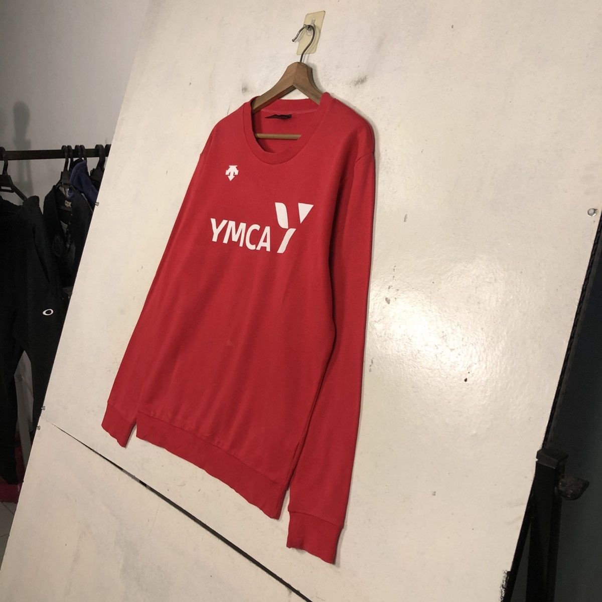 Japanese Brand 📌Vintage Sweatshirt Rich Red Descente Big Logo Size US L / EU 52-54 / 3 - 4 Thumbnail