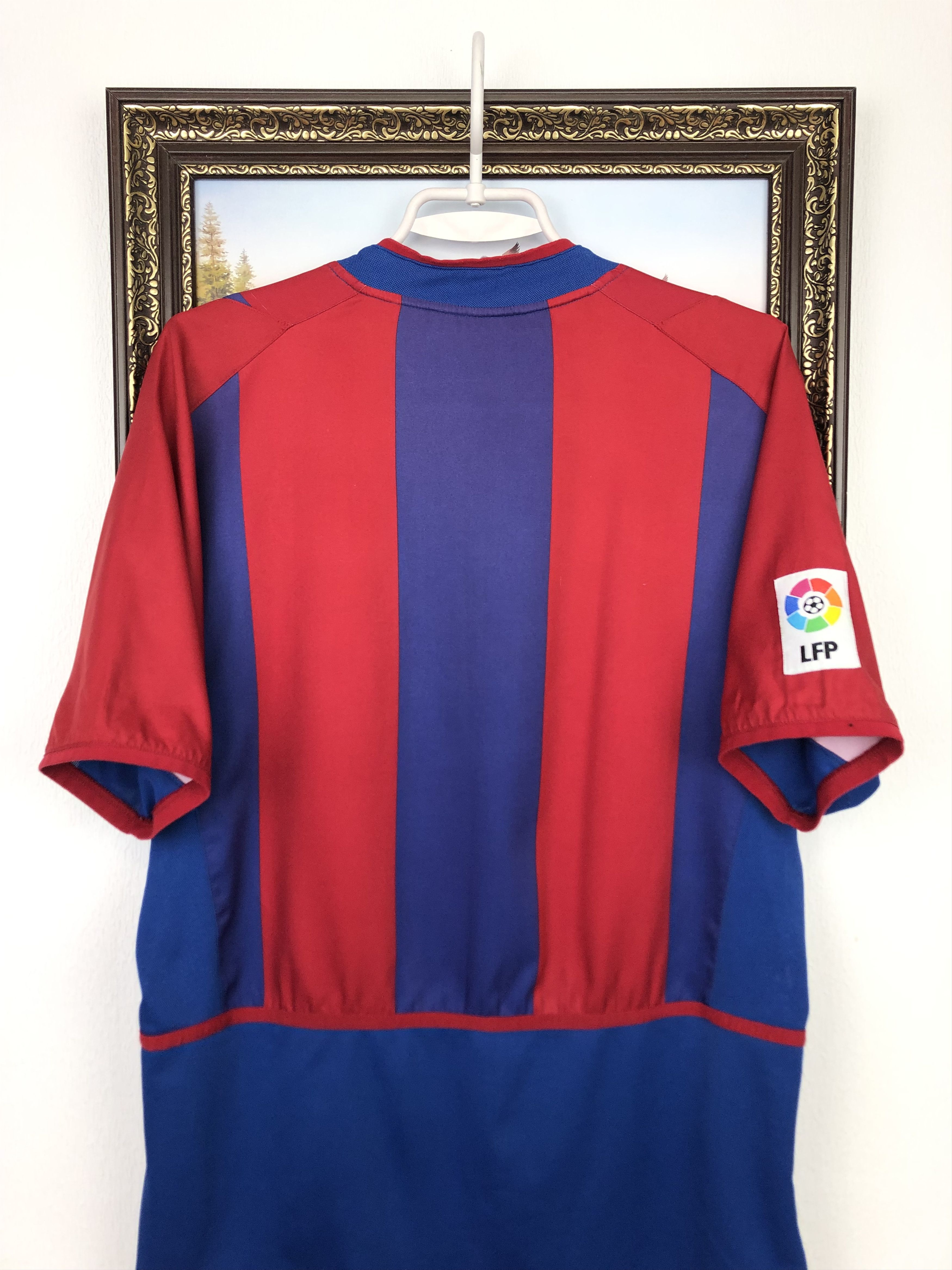 Nike Barcelona football shirt 2002 Soccer Nike Jersey Camiseta Size US S / EU 44-46 / 1 - 11 Thumbnail