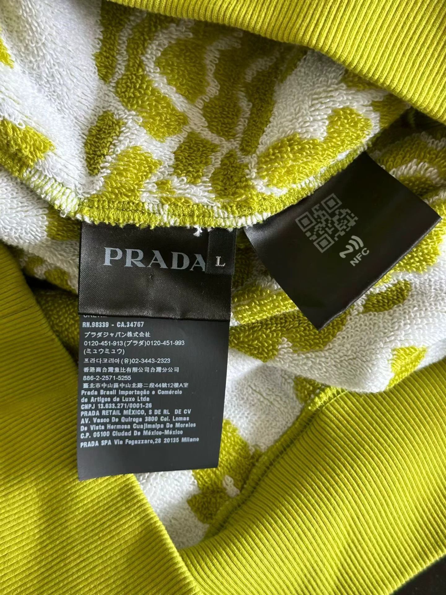 Prada Prada towel hoodie L new Size US L / EU 52-54 / 3 - 4 Thumbnail
