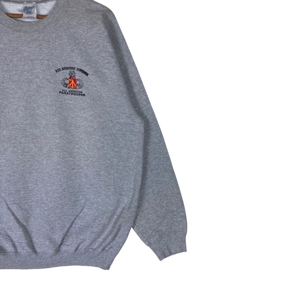 Gildan Vintage Gildan Para Trooper Pullover Jumper Sweatshirt Size US L / EU 52-54 / 3 - 4 Thumbnail