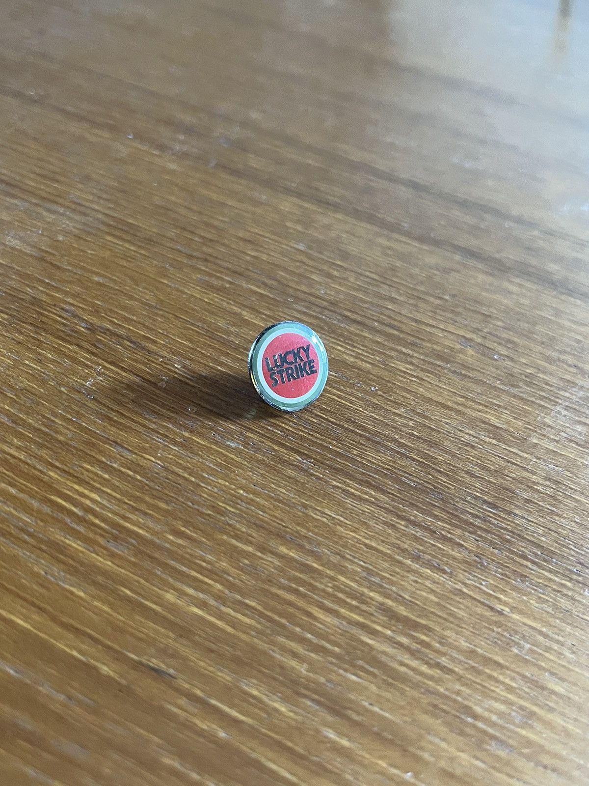 Vintage Lucky Strike logo vintage pin Size ONE SIZE - 2 Thumbnail