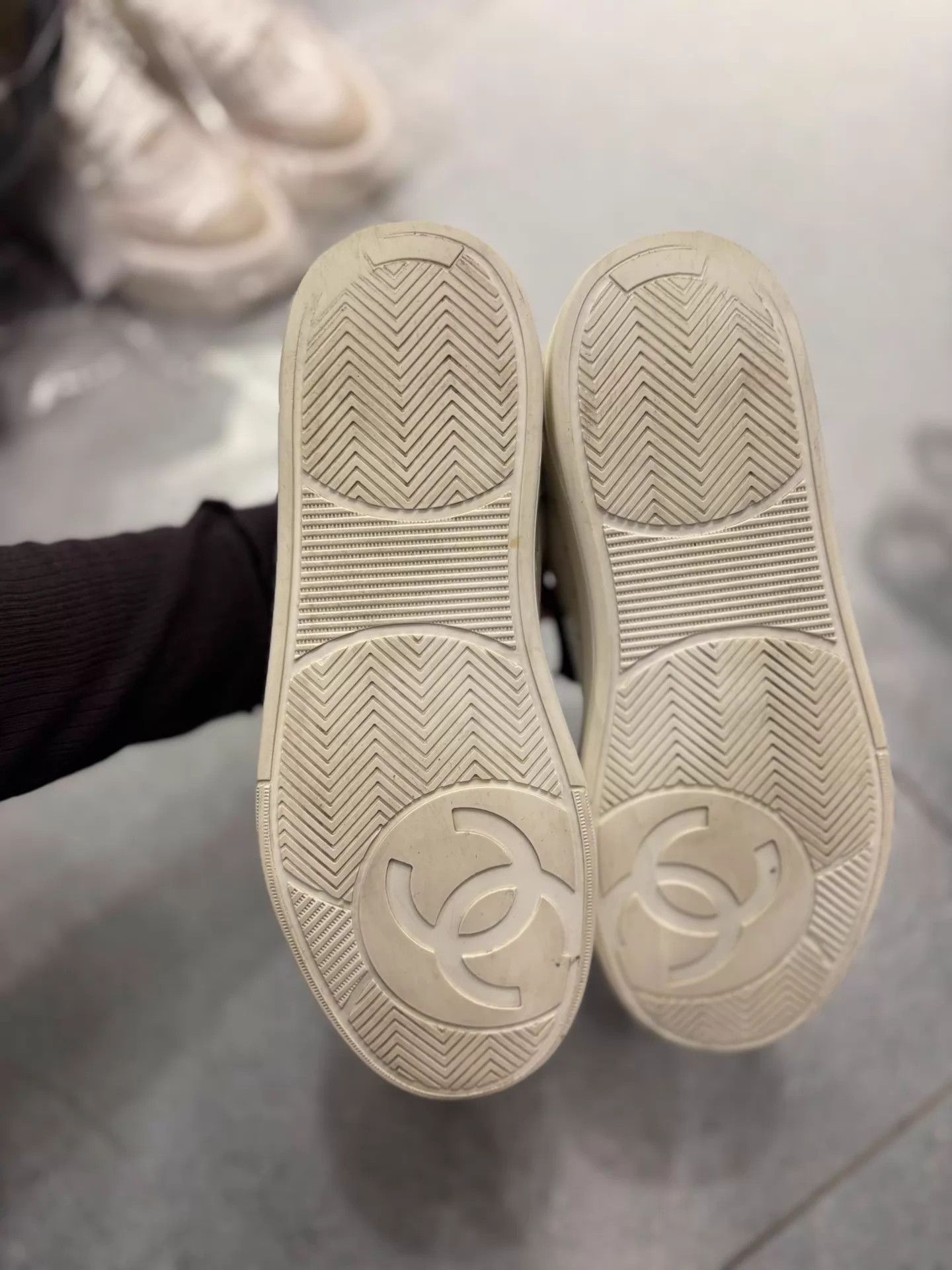 Chanel Chanel Panda Colorblock Calfskin Sneakers 37 99 New Size US 6.5 / IT 36.5 - 4 Thumbnail