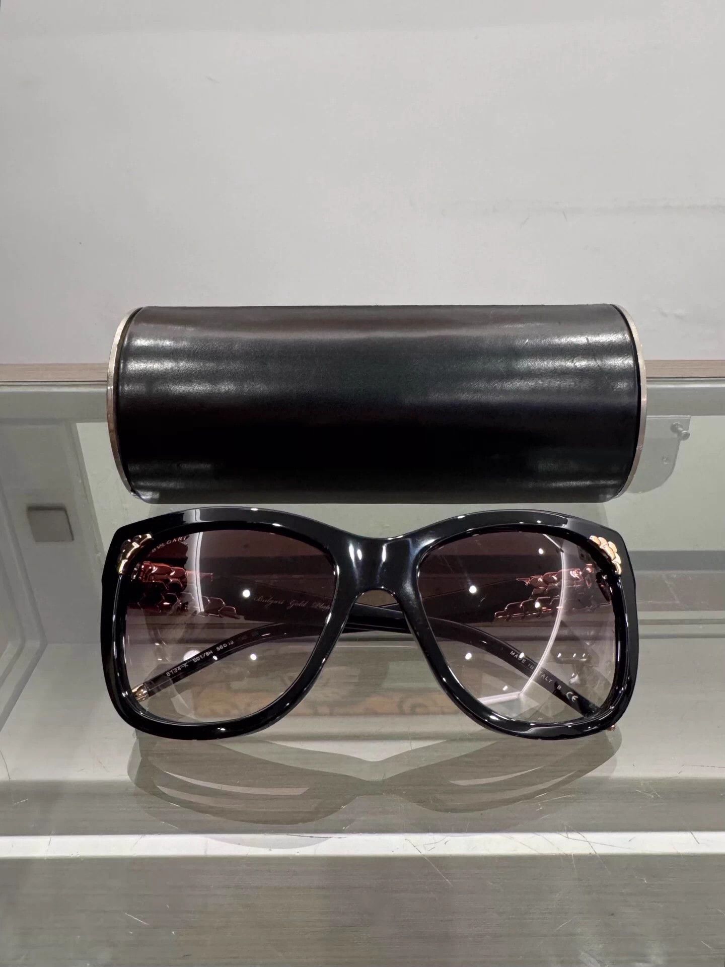 Bvlgari Bvlgari side gold snake scale logo black sunglasses new box Size ONE SIZE - 2 Thumbnail