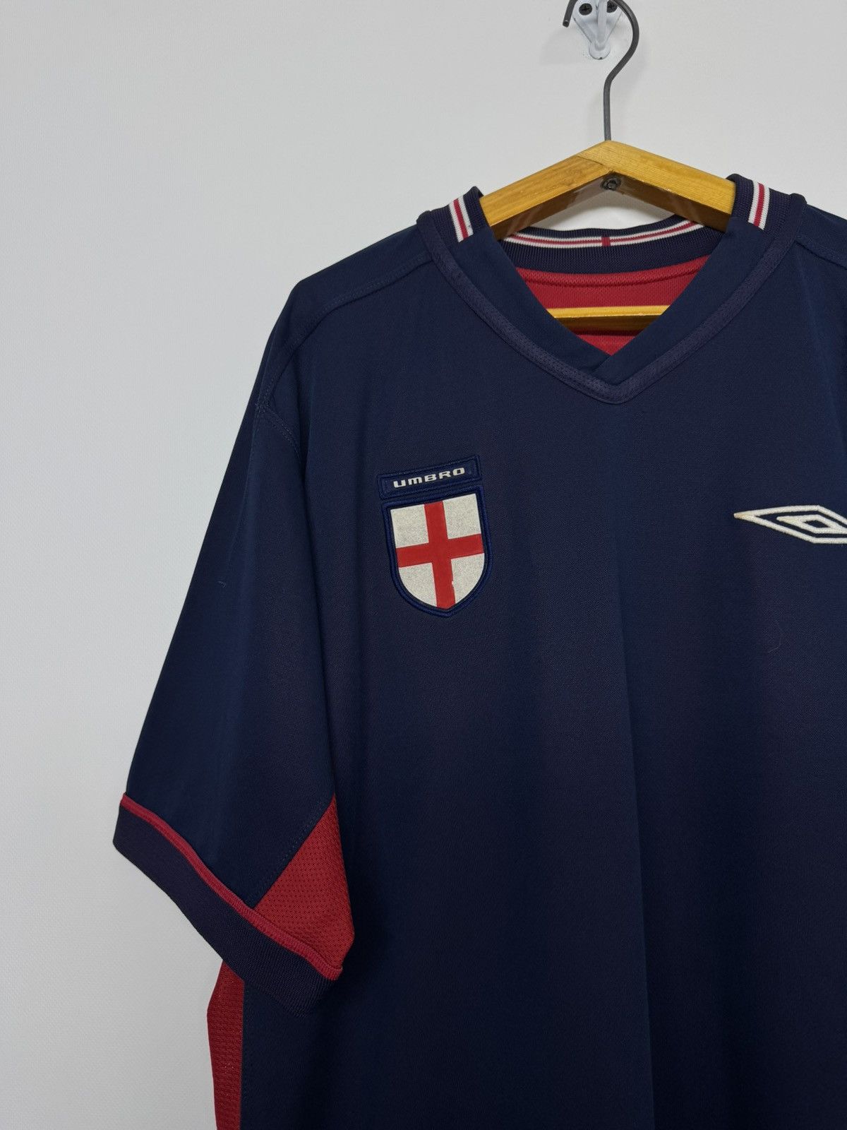 Umbro Vintage England 2002 Reversible Away Soccer Jersey Shirt Size US L / EU 52-54 / 3 - 6 Thumbnail