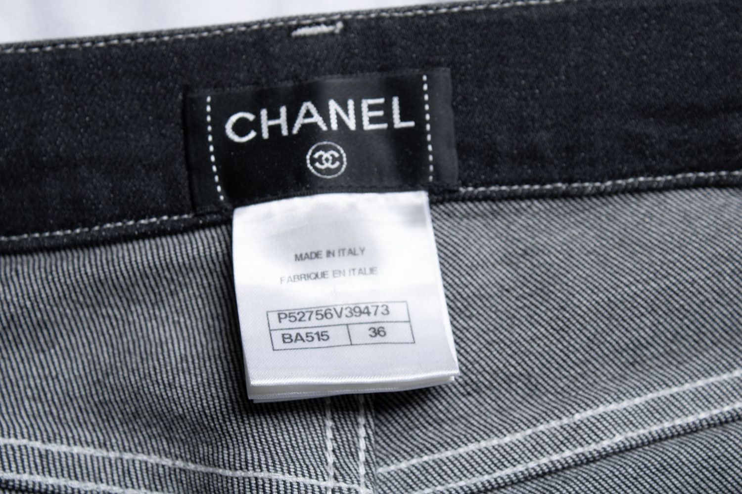 Chanel Chanel, black jeans with floral lasercut print Size 26" / US 2 / IT 38 - 7 Thumbnail