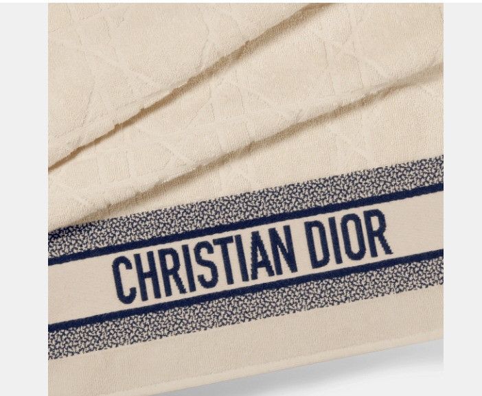 Dior o1w1db10325 Size: OS / 41CAN Beach Towel in Beige Size ONE SIZE - 3 Thumbnail
