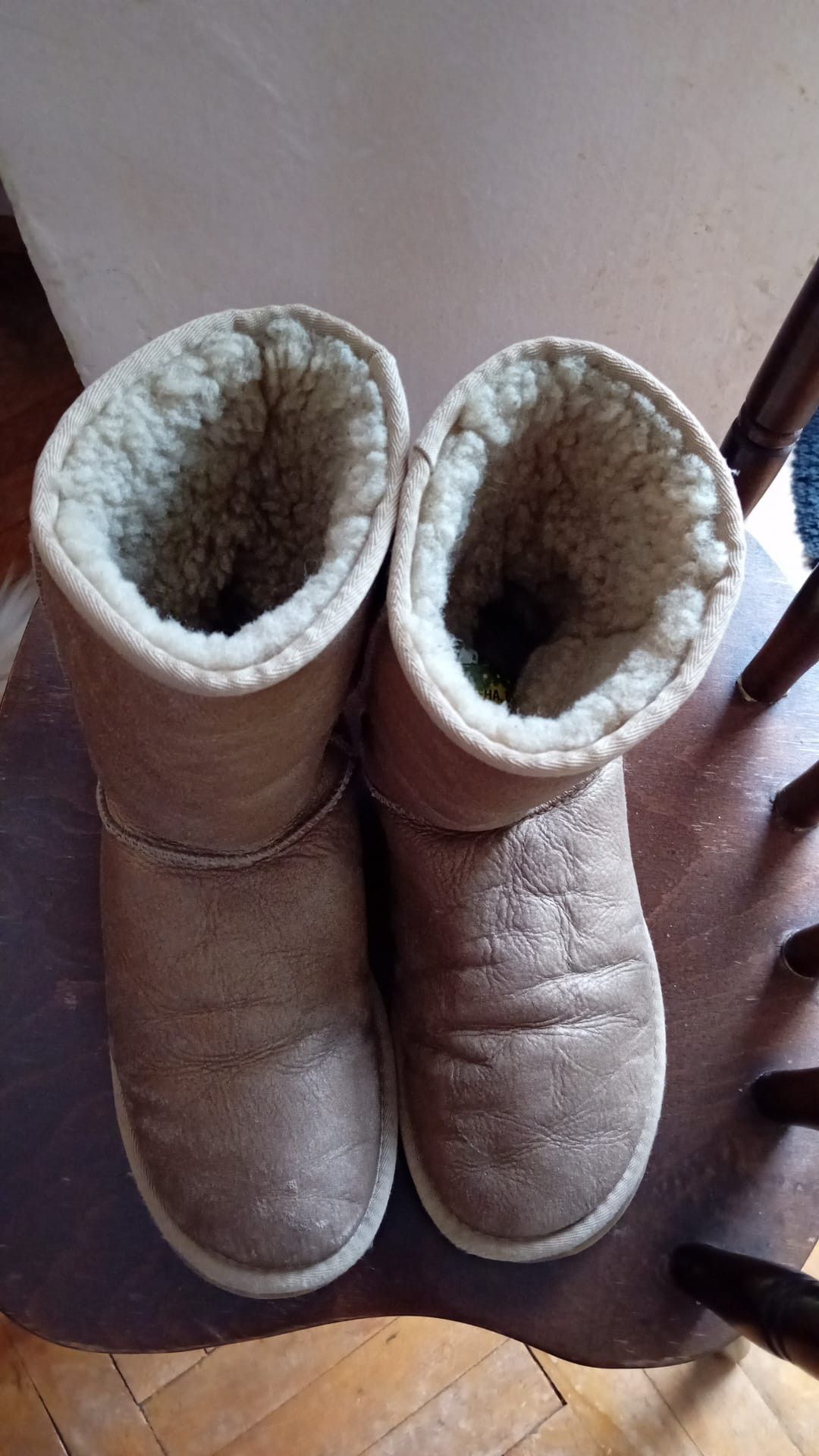 Ugg Ugg Clasic Short Metalic Sheepskin Boots Womans Size 8 Size US 8 / IT 38 - 4 Thumbnail