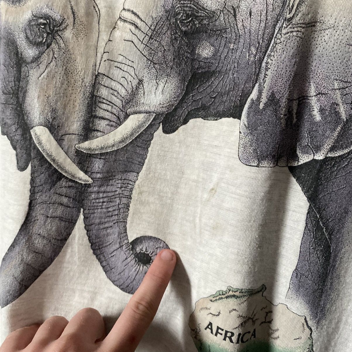 Other Vintage Harlequin Elephant nature 1992 big logo tee size XL Size US XL / EU 56 / 4 - 6 Thumbnail