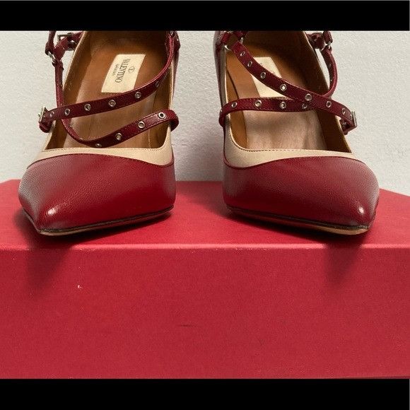 Valentino Valentino Garavani Love Latch Pump Size US 8 / IT 38 - 3 Thumbnail
