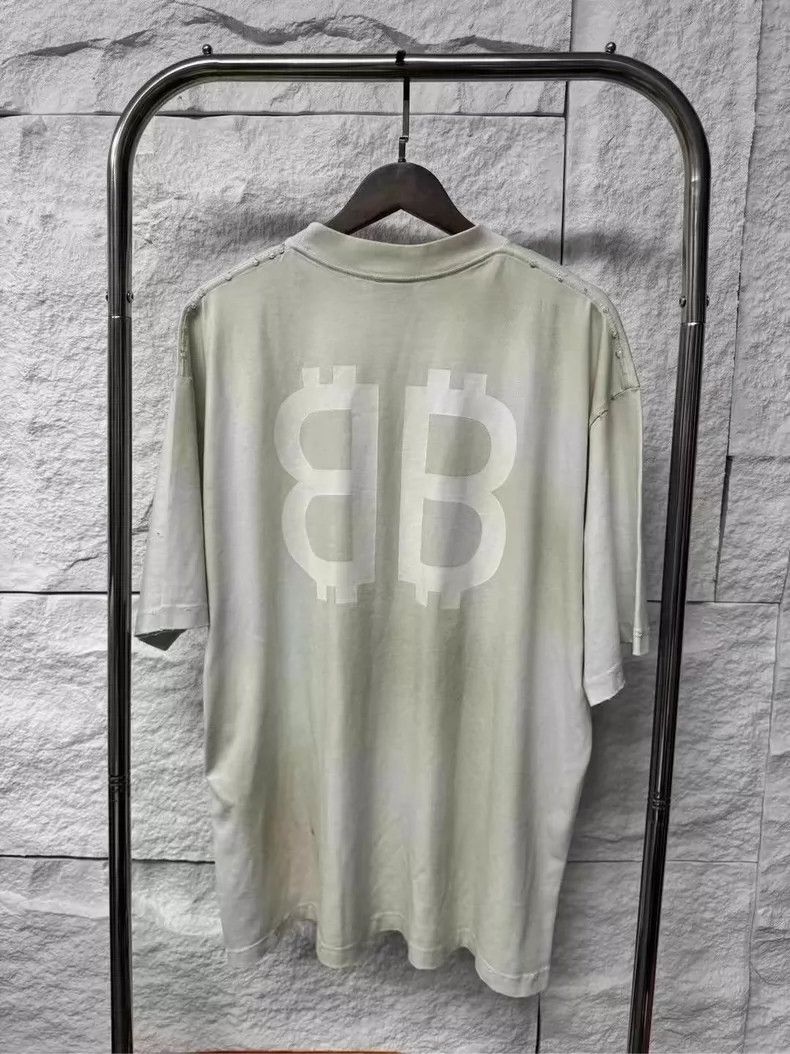 Balenciaga Balenciaga 24 New Bitcoin Short Sleeves Size US L / EU 52-54 / 3 - 2 Thumbnail