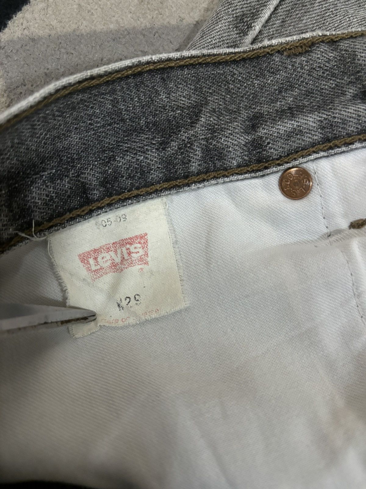 Levi's Vintage 80s Levis 505 Faded Distressed Grunge Jeans 29x27 Size US 29 - 23 Thumbnail