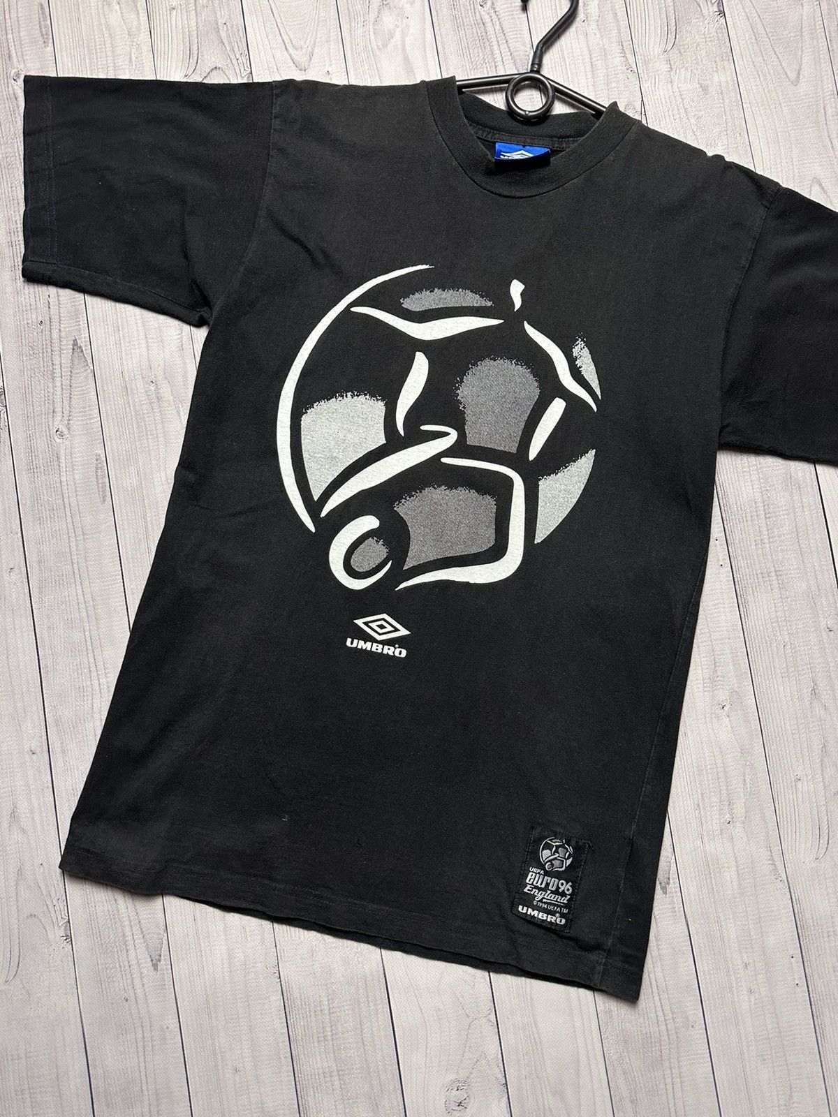 Umbro × Vintage Vintage Umbro England soccer tee Euro 1996 size M Size US M / EU 48-50 / 2 - 3 Thumbnail
