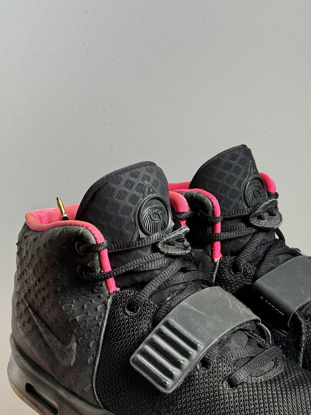 Nike Nike Air Yeezy 2 NRG “Solar Red” Size US 9 / EU 42 - 3 Thumbnail