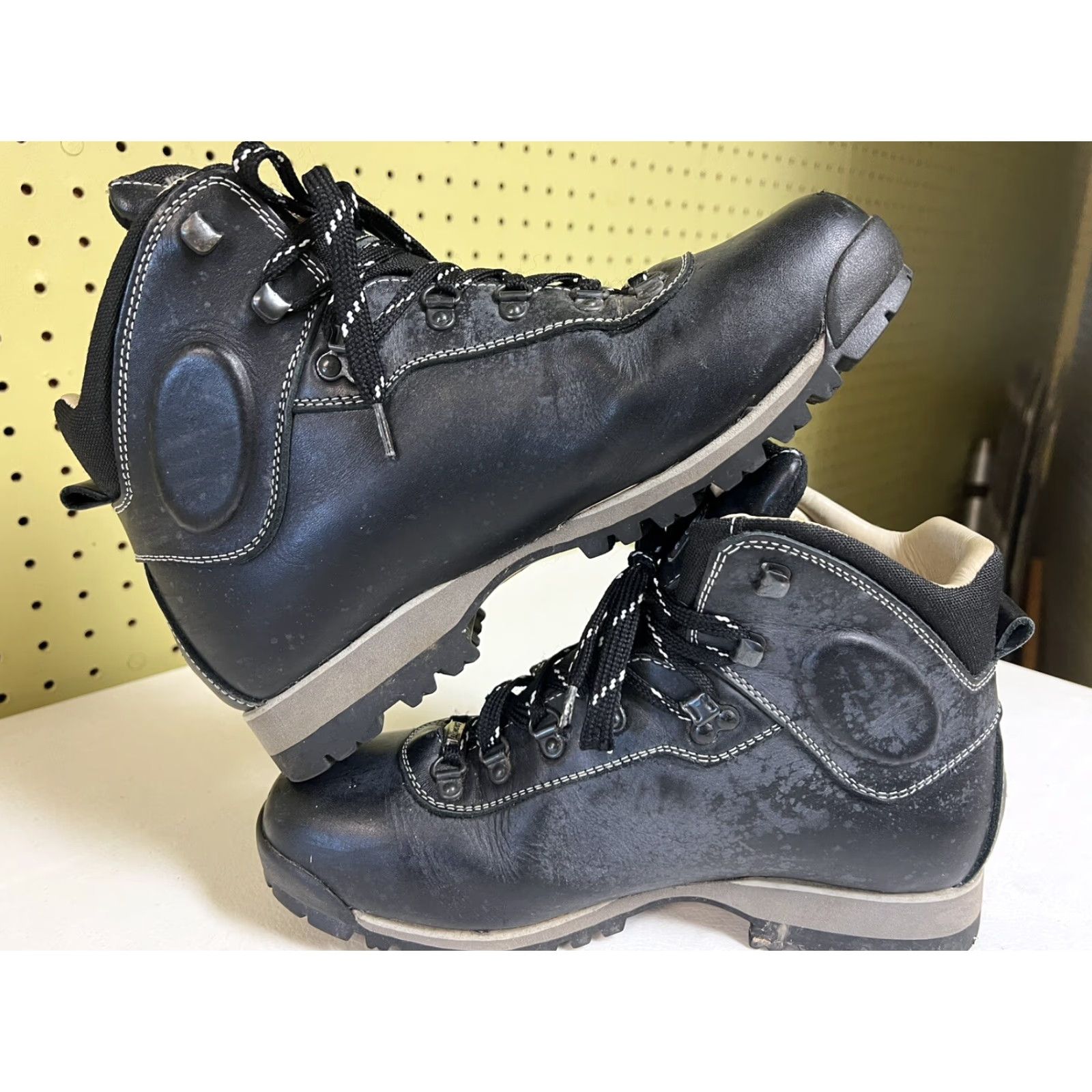 Vintage Dolomite Mens Sz 9 Womens Sz 10 Waterproof Trekking Hiking Boots Size US 8 / IT 38 - 5 Thumbnail