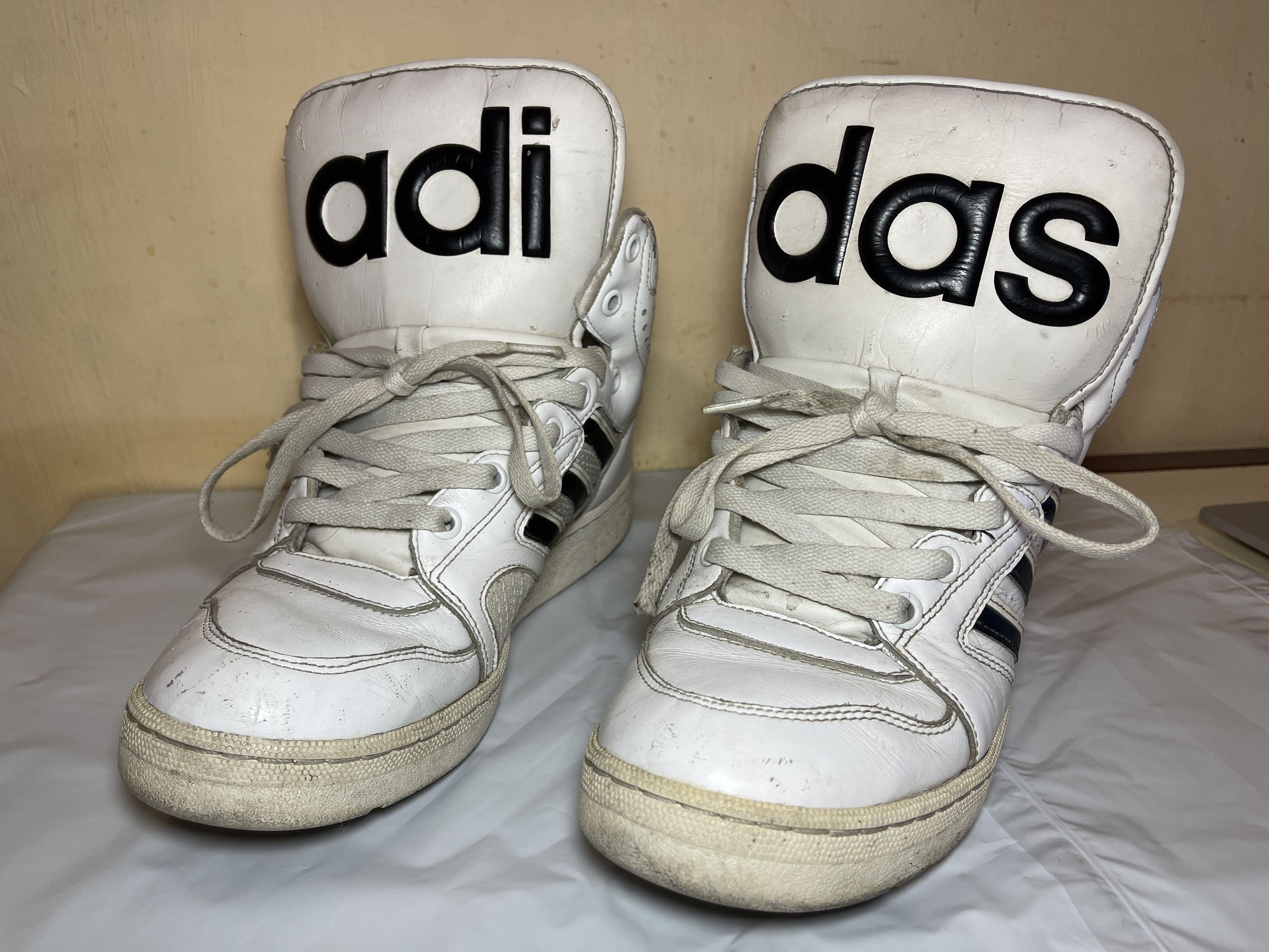 Adidas × Jeremy Scott Adidas sneakers, Jeremy Scott Instinct, Hi Top shoes, V24529 Size US 9 / EU 42 - 6 Thumbnail