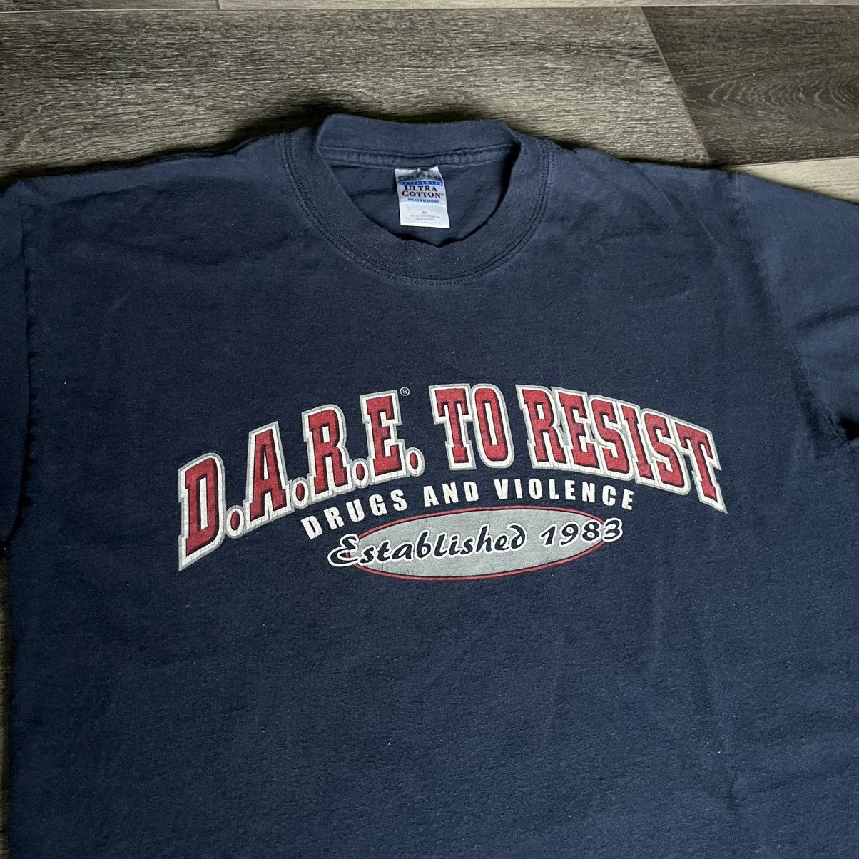 D.A.R.E × Vintage Vintage DARE To Resist Drugs And Violence Graphic Logo Tee Size US M / EU 48-50 / 2 - 1 Thumbnail
