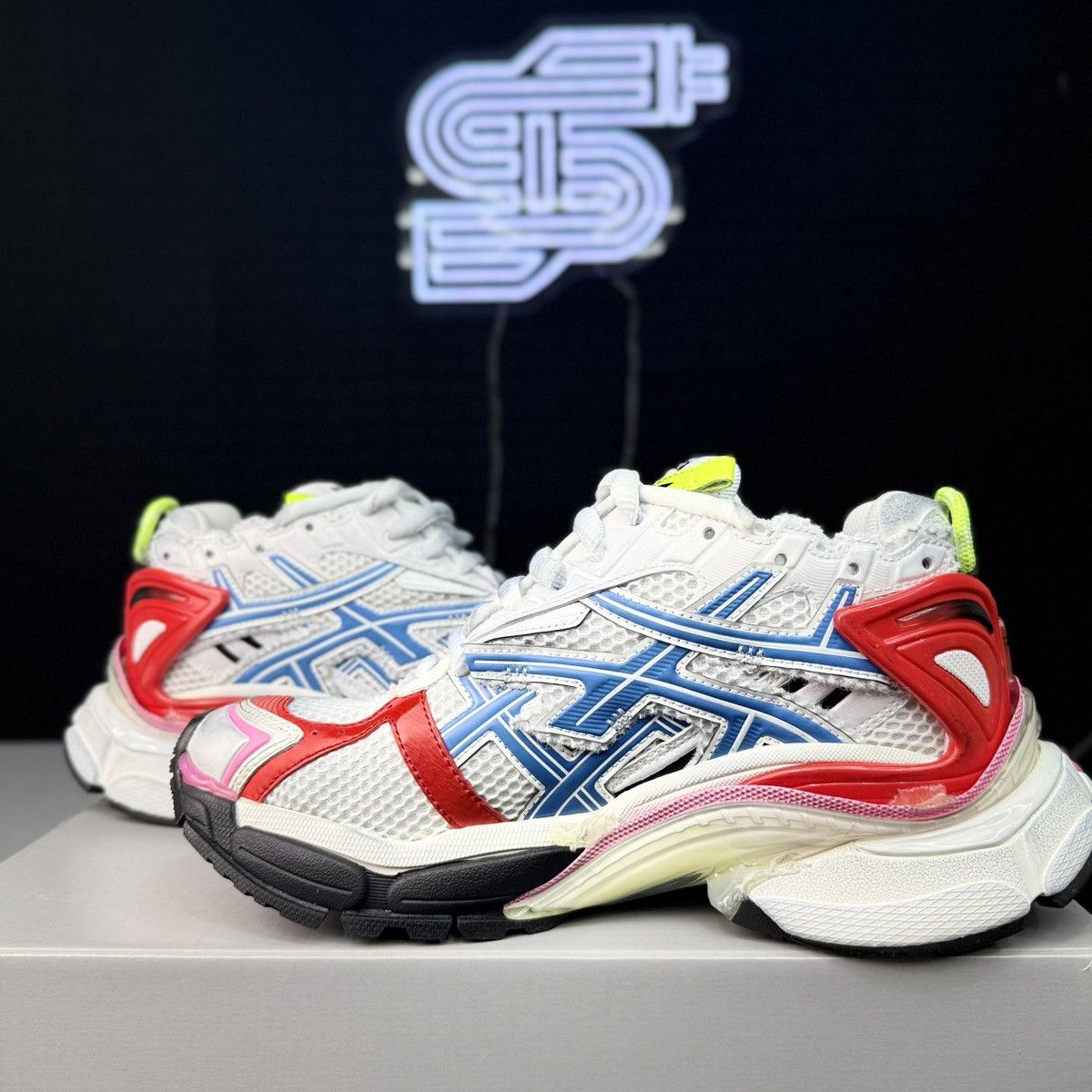 Balenciaga Balenciaga Runner White/Blue/Red Size US 6.5 / EU 39-40 - 3 Thumbnail