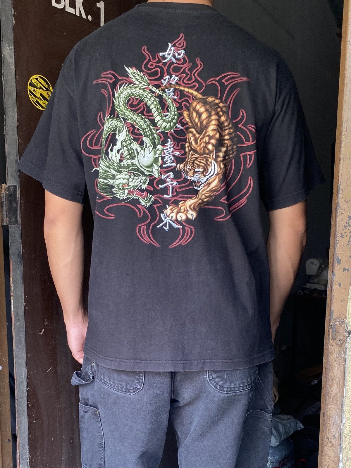 Vintage Vintage Guardians of Paradise ,Battle Dragon & tiger T-Shirt Size US M / EU 48-50 / 2 - 2 Thumbnail