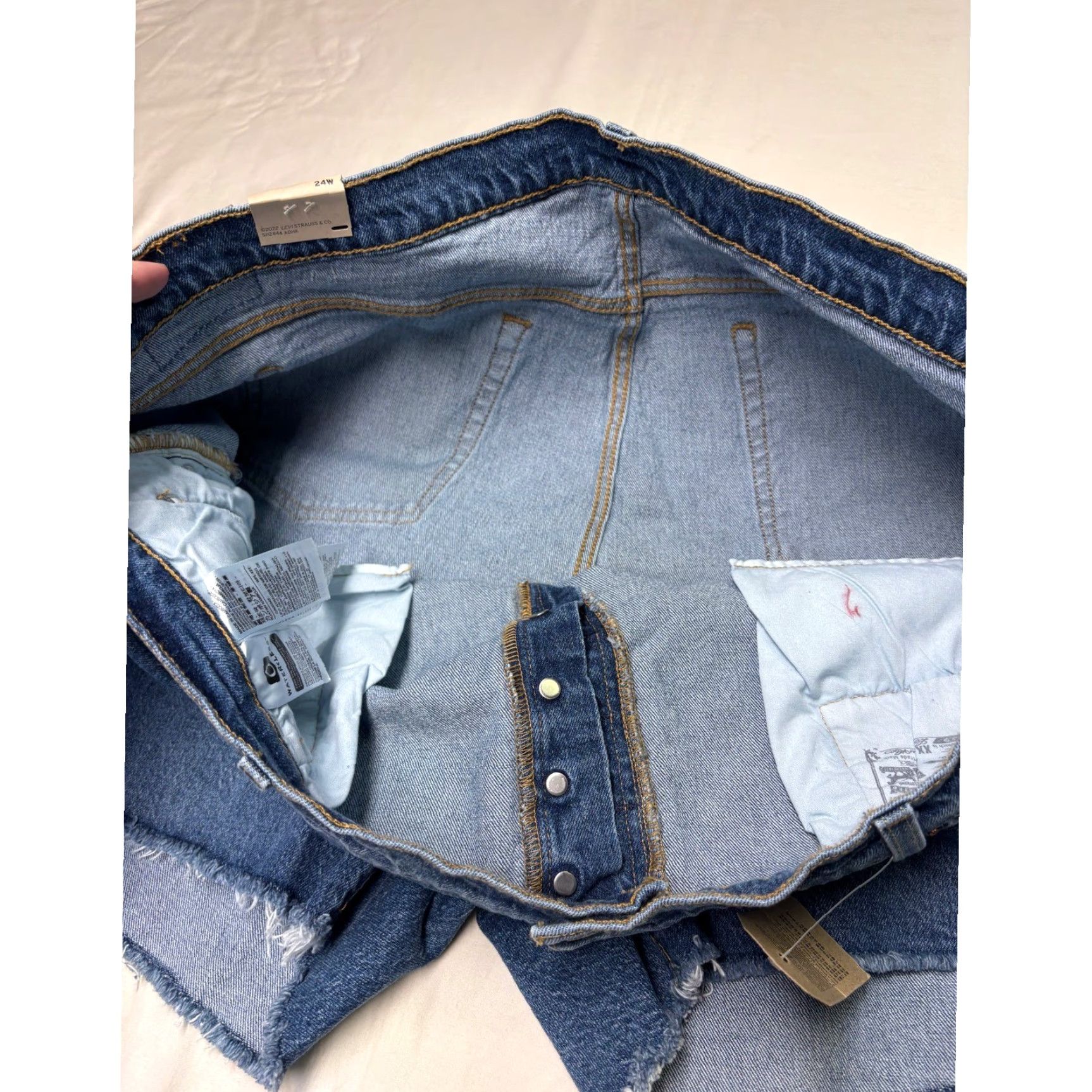 Levi's VINTAGE Levi's 501 Original High Rise Denim Shorts Womens 24W Plus Medium Wash Size 32" / US 10 / IT 46 - 5 Thumbnail