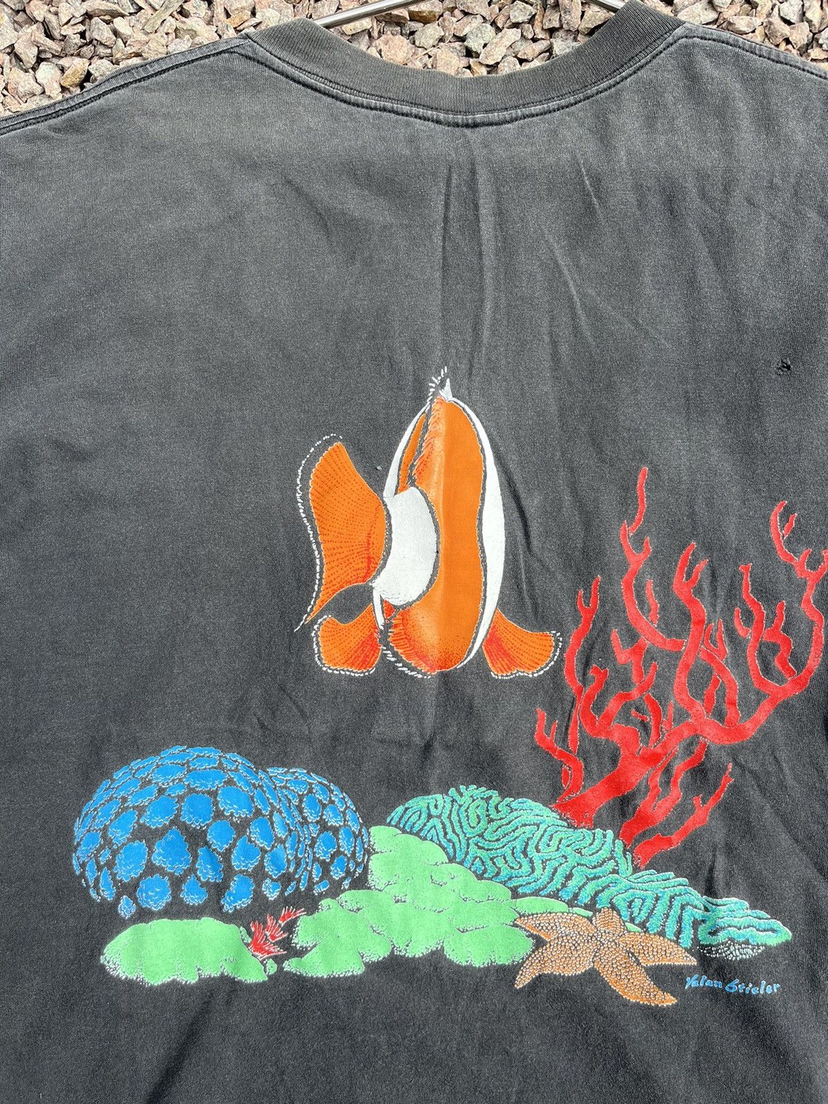 Vintage Vintage 90s SUNFADED St John Valan Steiler Fish Art Tee Size US XL / EU 56 / 4 - 6 Thumbnail
