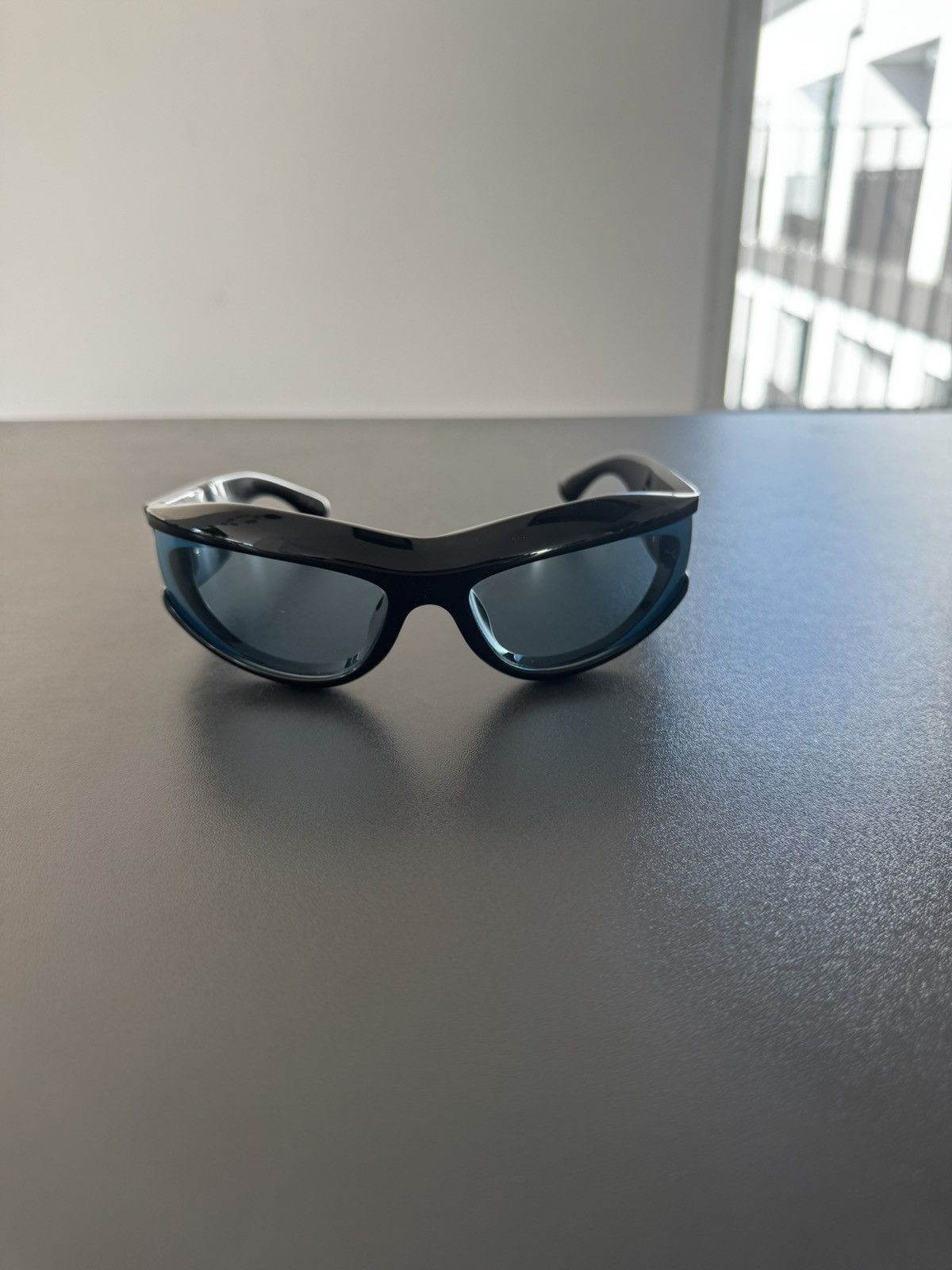 Bottega Veneta Bottega Veneta Sunglasses – Black / Blue Tint Size ONE SIZE - 1 Thumbnail