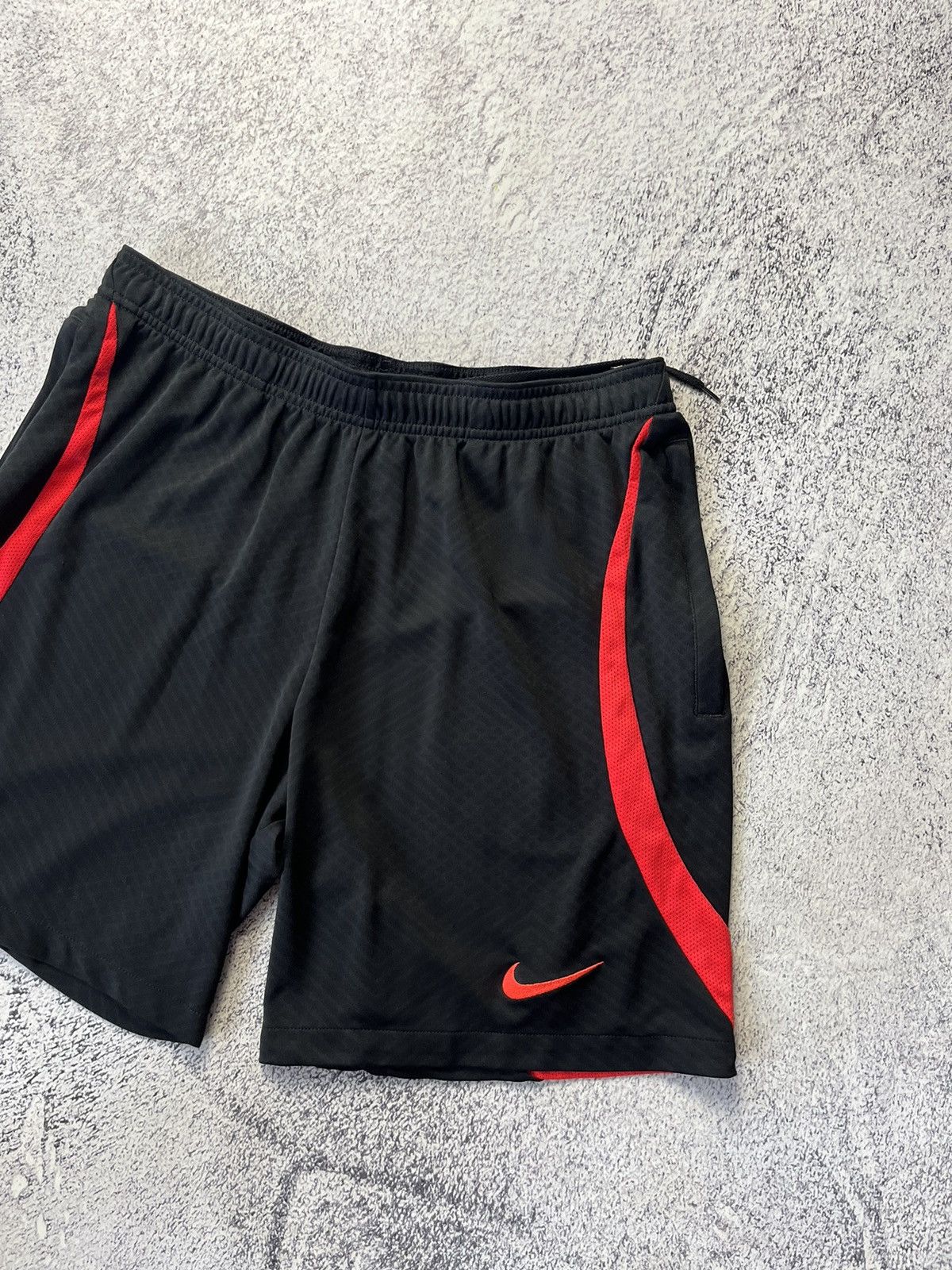 Vintage Vintage Liverpool Set 2022/23 Men's Nike Rare Size US M / EU 48-50 / 2 - 4 Thumbnail