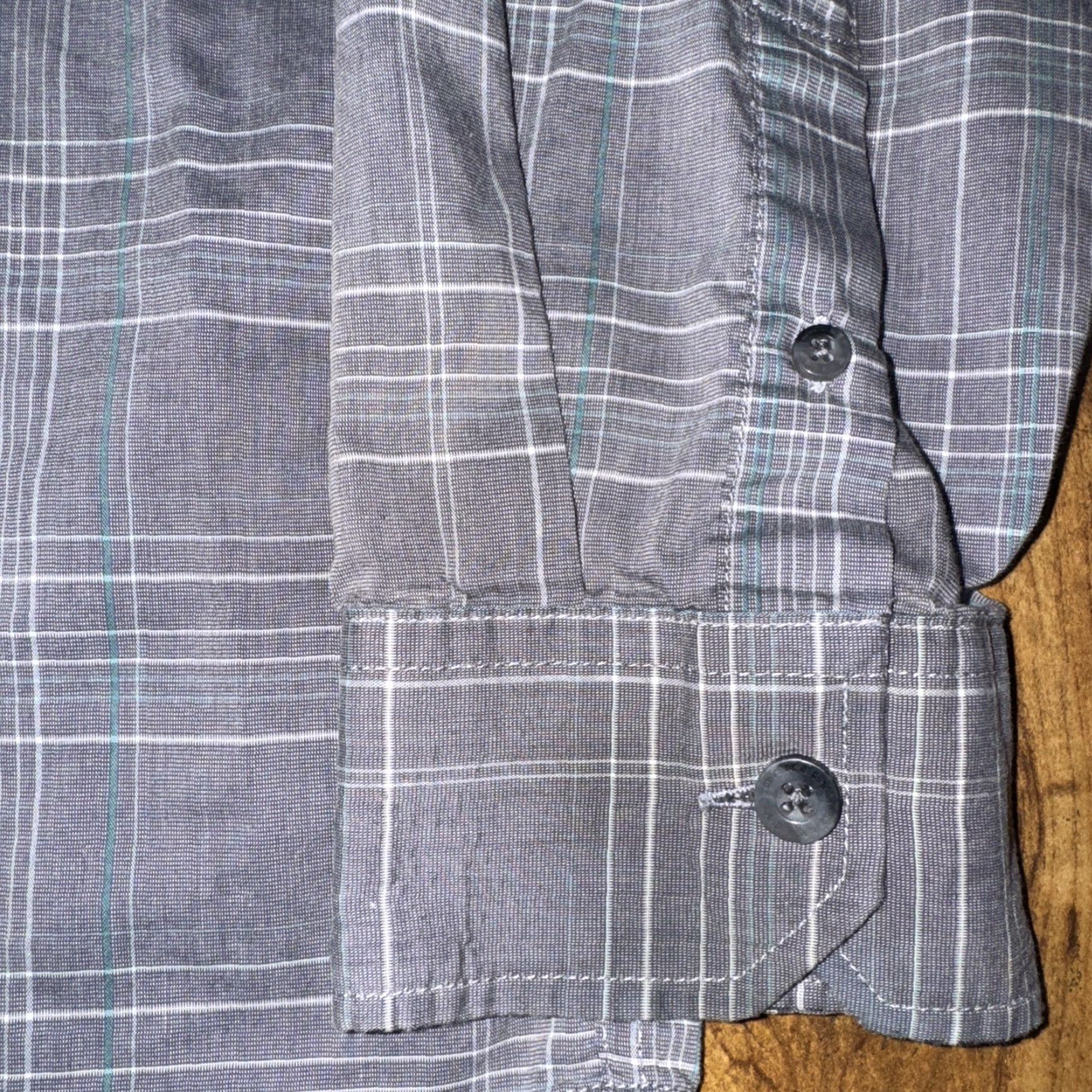 Oakley VINTAGE Oakley Long Sleeve Dress Shirt Plaid Gray Large 22x29 Mens Shirt L Gray Plaid Oakley Button-Up Size 42R - 4 Thumbnail