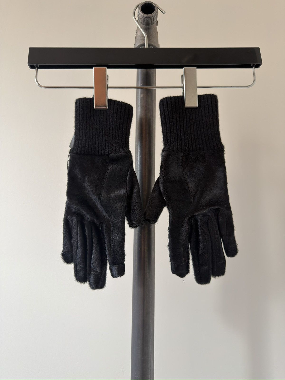 Rick Owens FW23 LUXOR Ponyhair Gloves Size ONE SIZE - 1 Thumbnail