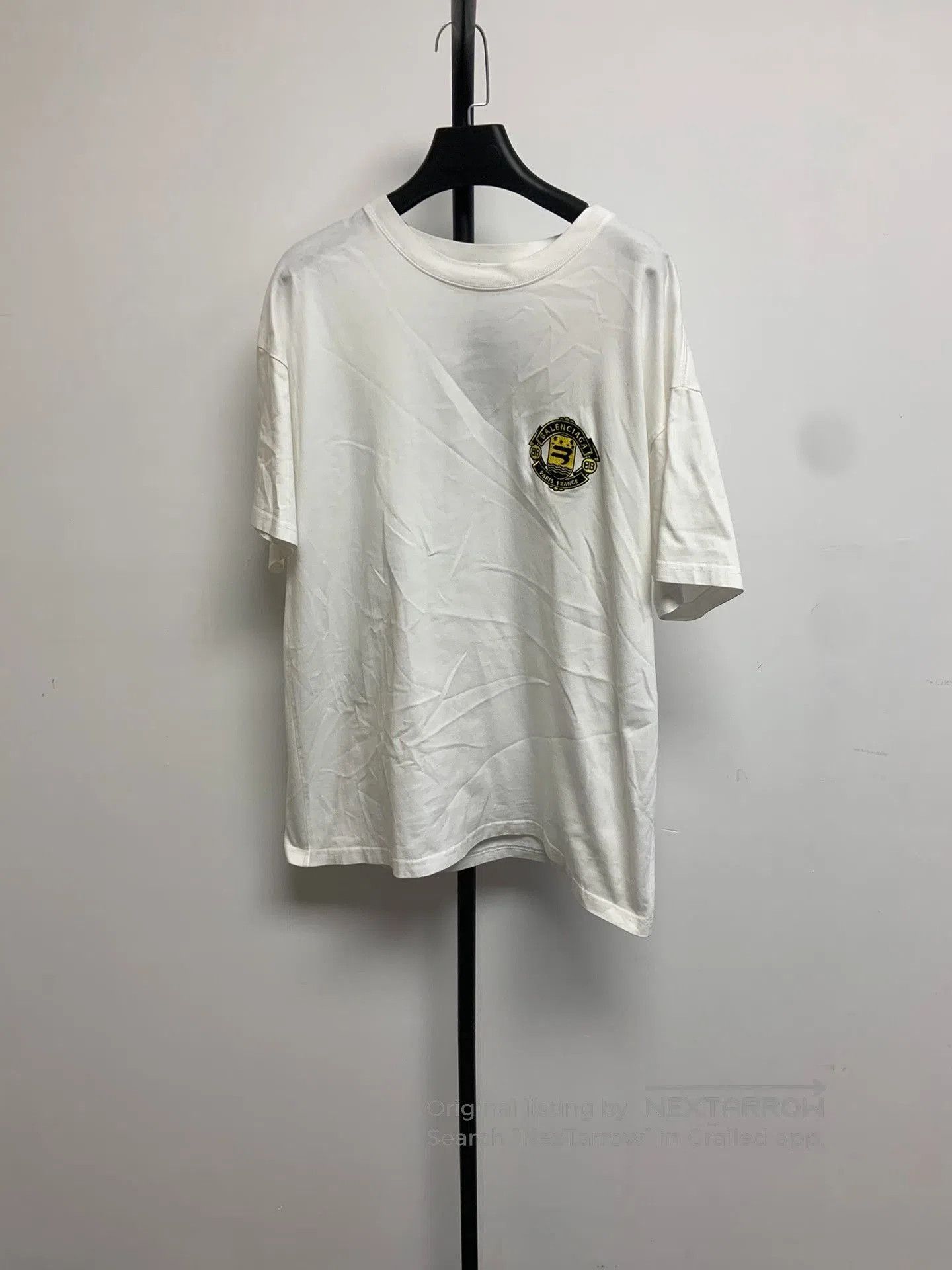 Balenciaga Balenciaga Men's Badge Crewneck Short Sleeve T-Shirt. Size US L / EU 52-54 / 3 - 1 Thumbnail
