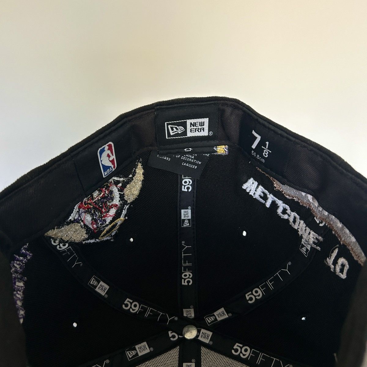 New Era *7 1/8* 1-of-1 NEW ERA LA Lakers Exclusive Custom Fitted Size ONE SIZE - 11 Thumbnail
