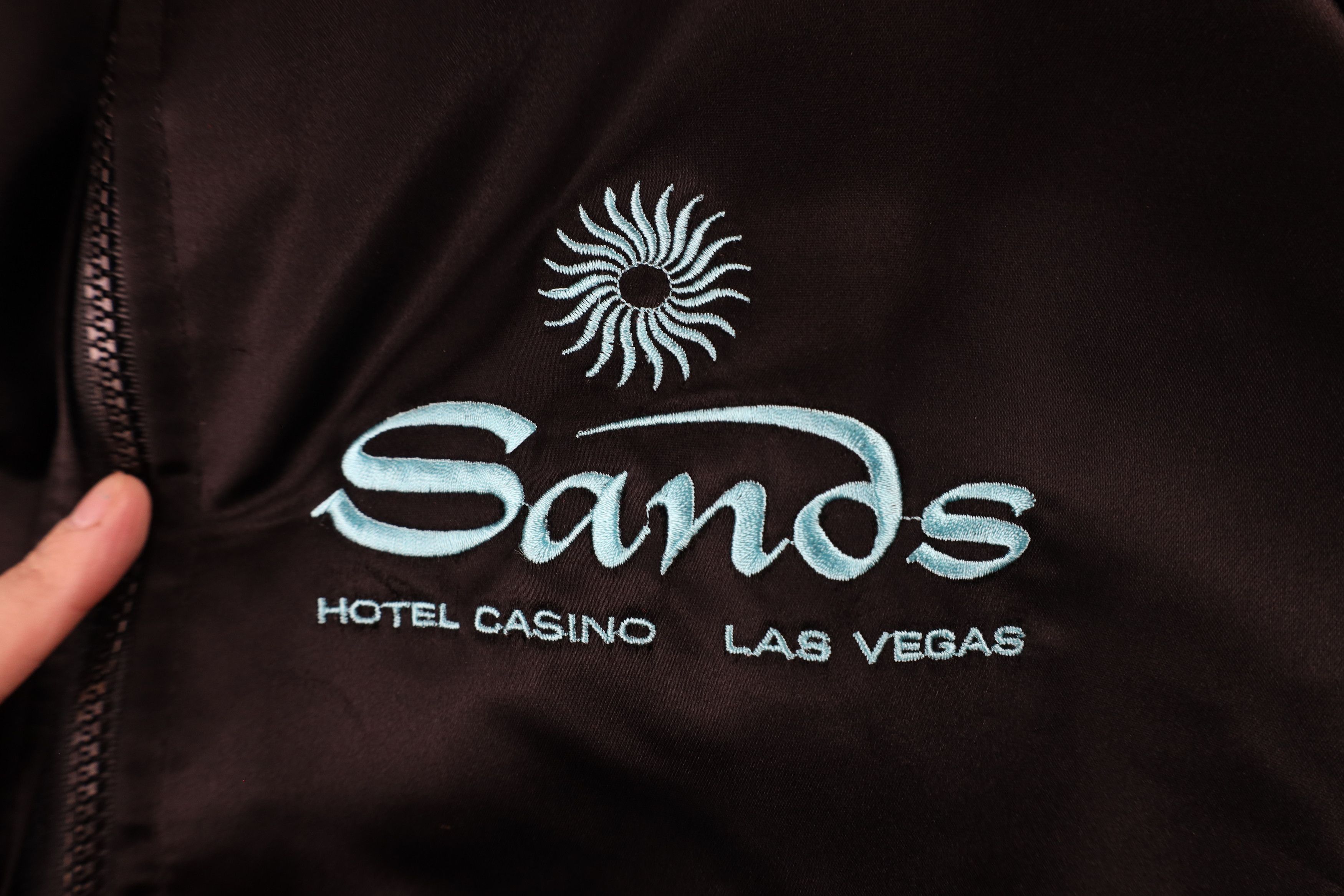 Vintage Vintage 90s Hotel Casino Las Vegas Satin Bomber Jacket USA Size US L / EU 52-54 / 3 - 4 Thumbnail