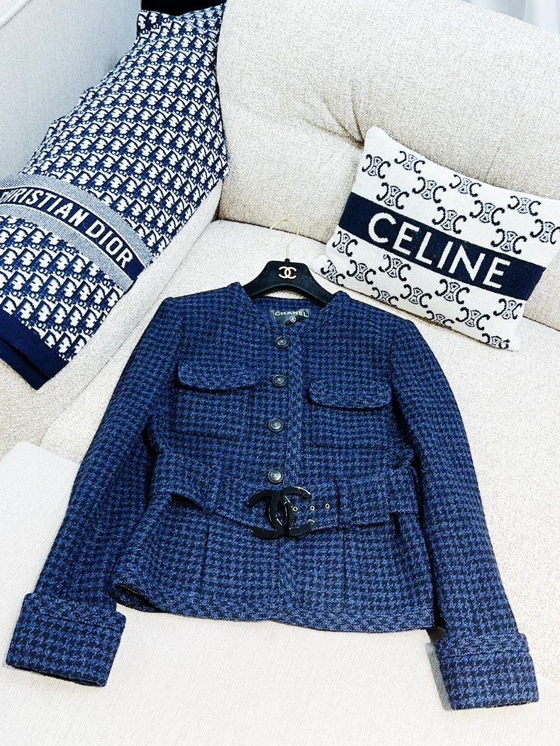 Chanel Chanel 17B dark blue tweed short jacket Size S / US 4 / IT 40 - 1 Thumbnail