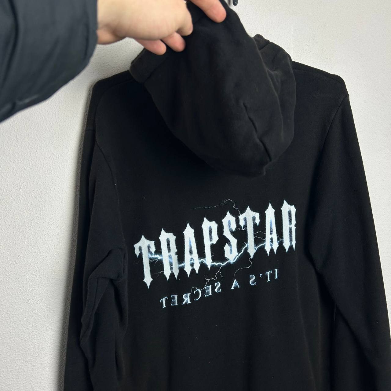 Trapstar London Vintage Trapstar Big logo distressed faded y2k style hoodie Size US S / EU 44-46 / 1 - 11 Thumbnail